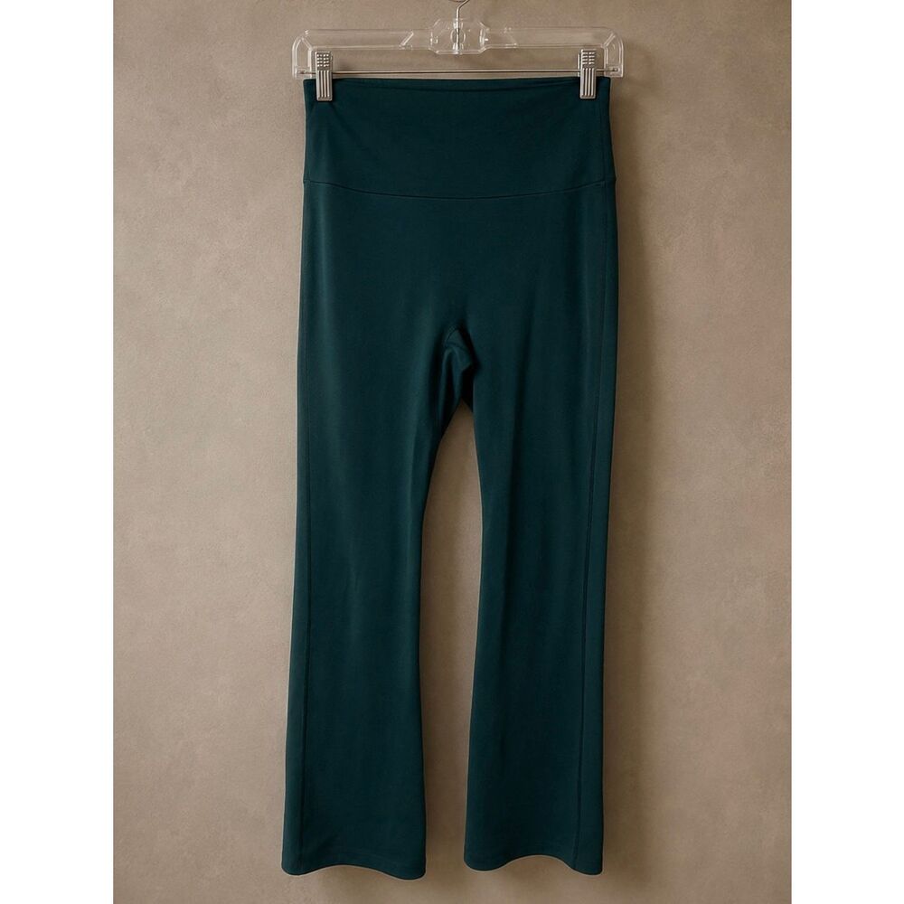 Uniqlo Sz M AIRism Soft Flare Leggings Dark Green UPF 50+ Yoga Pants
